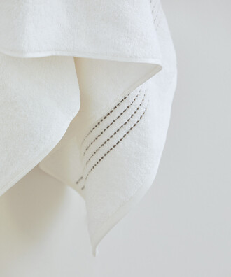 SUBTLE STITCH TOWEL 