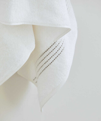 SUBTLE STITCH HAVLU